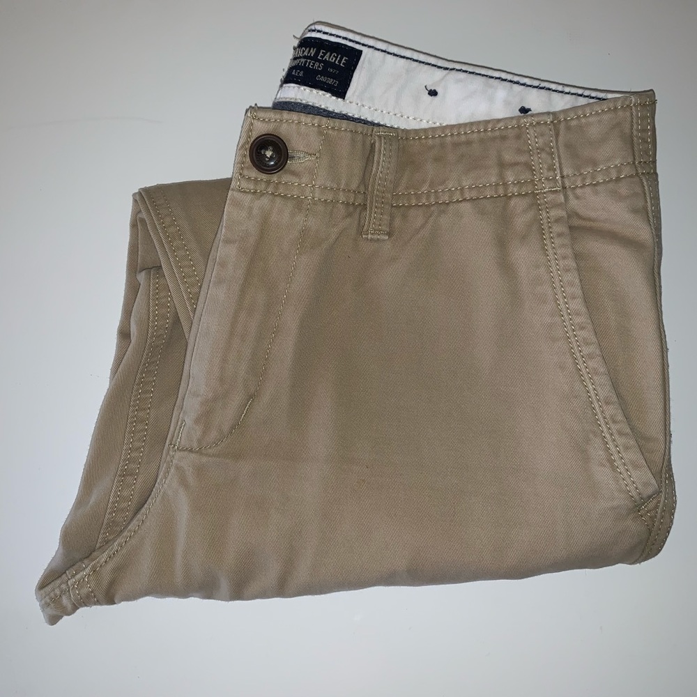 AEO “Relaxed Straight” size 30x32. Great condition